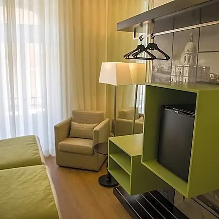 Hotel Dublin *